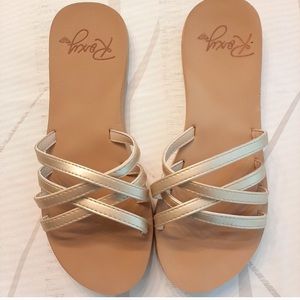 Roxy Flip Flops- perfect condition size 8